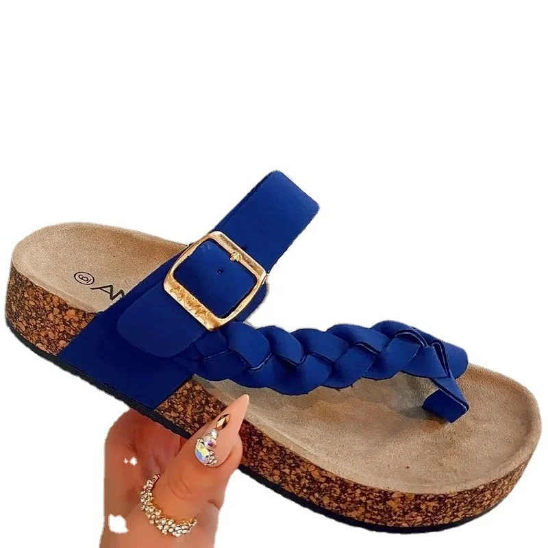 Women's Flat-bottom Solid Color Slippers 2021 Summer New Style Flip Flops Slip-on Casual Shoes Comfortable and Light Beach Shoes
Women's Flat-bottom Solid Color Slippers 2021 Summer New Style Flip Flops Slip-on Casual Shoes Comfortable and Light Beach Shoes