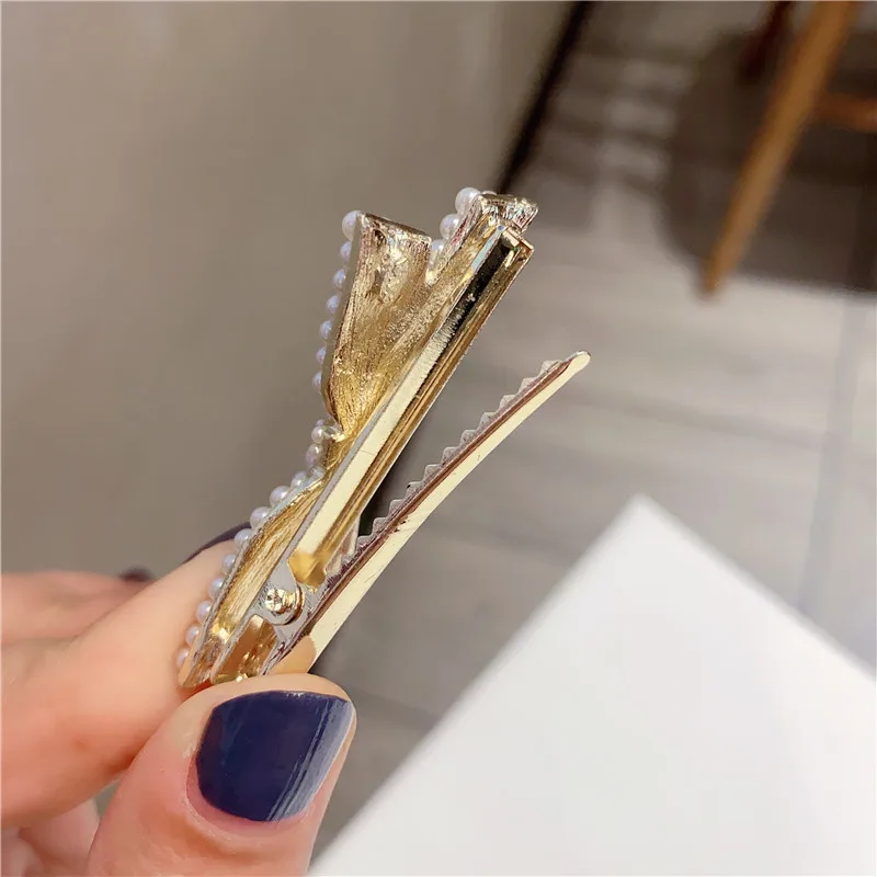 Korean Style Girl Hairpin Cute Bow Imitation Pearl Retro Duckbill Hair Clips Headdress for Women Fashion Hair Accessories
Korean Style Girl Hairpin Cute Bow Imitation Pearl Retro Duckbill Hair Clips Headdress for Women Fashion Hair Accessories