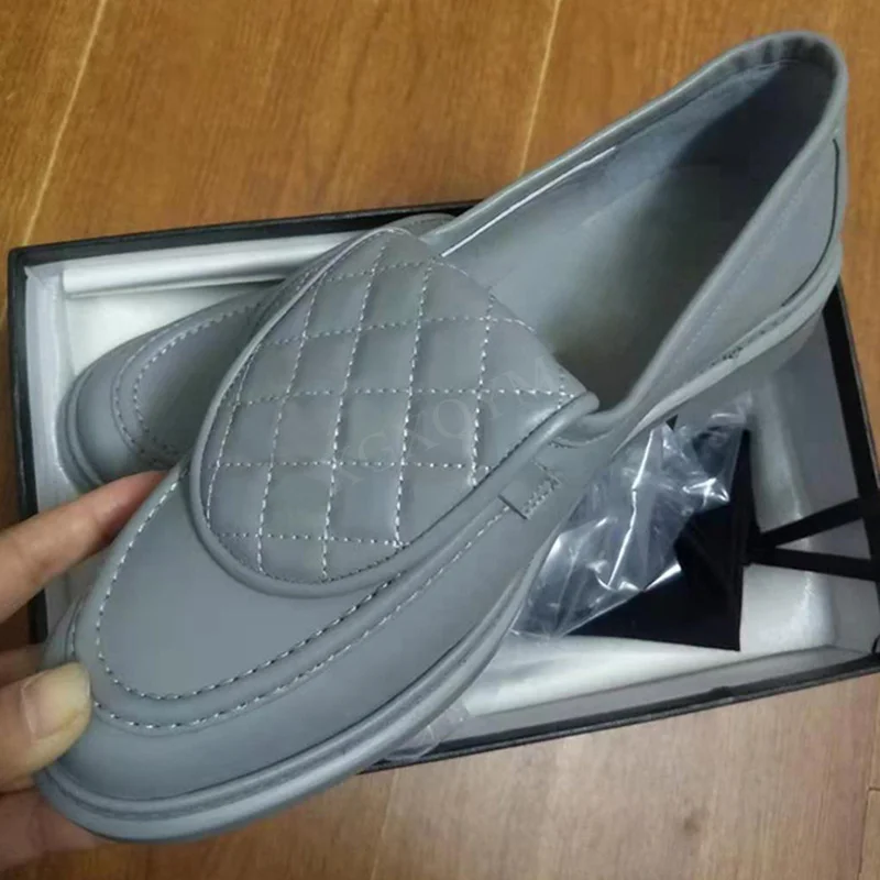 New Women Shoes Real Leather Platform Shoes Shallow Mouth Casual Loafers Retro Plaid Classic Ladies Female Slip On Single Shoes
New Women Shoes Real Leather Platform Shoes Shallow Mouth Casual Loafers Retro Plaid Classic Ladies Female Slip On Single Shoes