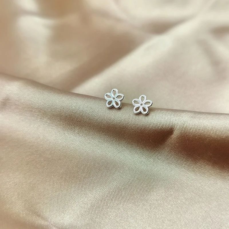Women's 925 Sliver Needle Mini Stud Earrings Flower Korean Girl Earring Fashion Jewelry Accessories New Arrival For Daily Partty
Women's 925 Sliver Needle Mini Stud Earrings Flower Korean Girl Earring Fashion Jewelry Accessories New Arrival For Daily Partty