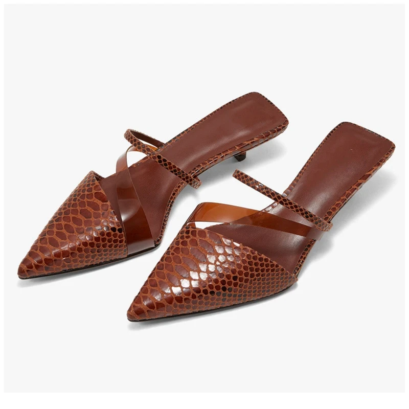 Hot 2021 New Fashion Brand Low Heel Slippers Women Slip on Pointed Toe Thin Heel Slides Outdoor Casual Mules Ladies Dress Shoes
Hot 2021 New Fashion Brand Low Heel Slippers Women Slip on Pointed Toe Thin Heel Slides Outdoor Casual Mules Ladies Dress Shoes