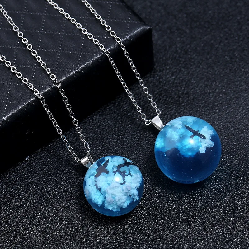 Blue Resin Ball Eagle Pendant Necklace Women Blue Sky White Cloud Chain Necklace Fashion Chic Transparent Jewelry Gifts For Girl
Blue Resin Ball Eagle Pendant Necklace Women Blue Sky White Cloud Chain Necklace Fashion Chic Transparent Jewelry Gifts For Girl