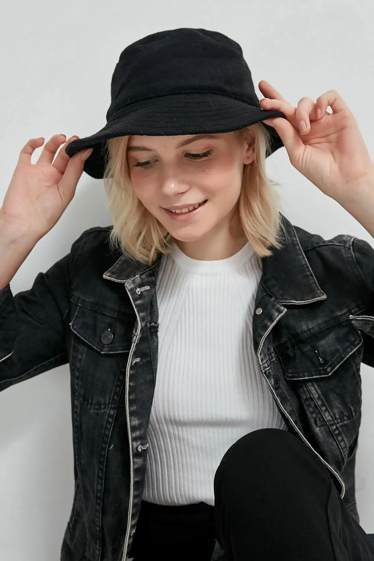 Stamp Black Bucket Hat Women Black Soft Textured Fisherman Pattern Casual Autumn Winter Wool Warm Soft Texture Bucket Hat
Stamp Black Bucket Hat Women Black Soft Textured Fisherman Pattern Casual Autumn Winter Wool Warm Soft Texture Bucket Hat