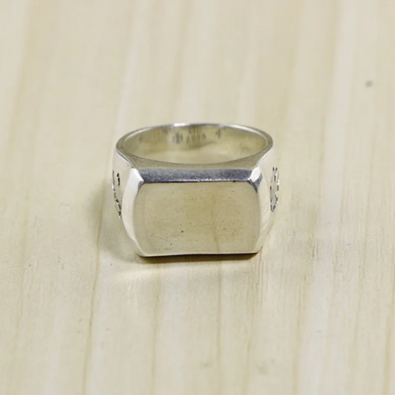 20115 модное уличное серебряное кольцо S925 в стиле панк хип-хоп креативное властительное ювелирное изделие с цветком Креста
20115 модное уличное серебряное кольцо S925 в стиле панк хип-хоп креативное властительное ювелирное изделие с цветком Креста