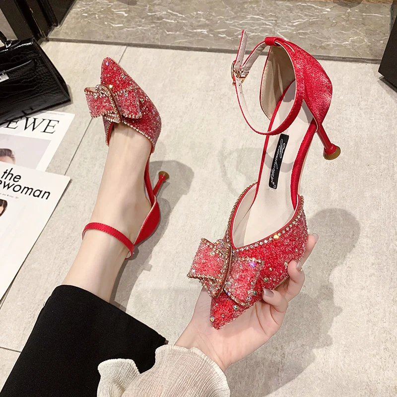 Sandals Women Summer New Fashion Women's Sandals 2021 Bow Rhinestone Sandals Pointed Sandals Sexy Thin Heels Buckle Woman Shoes 
Sandals Women Summer New Fashion Women's Sandals 2021 Bow Rhinestone Sandals Pointed Sandals Sexy Thin Heels Buckle Woman Shoes
