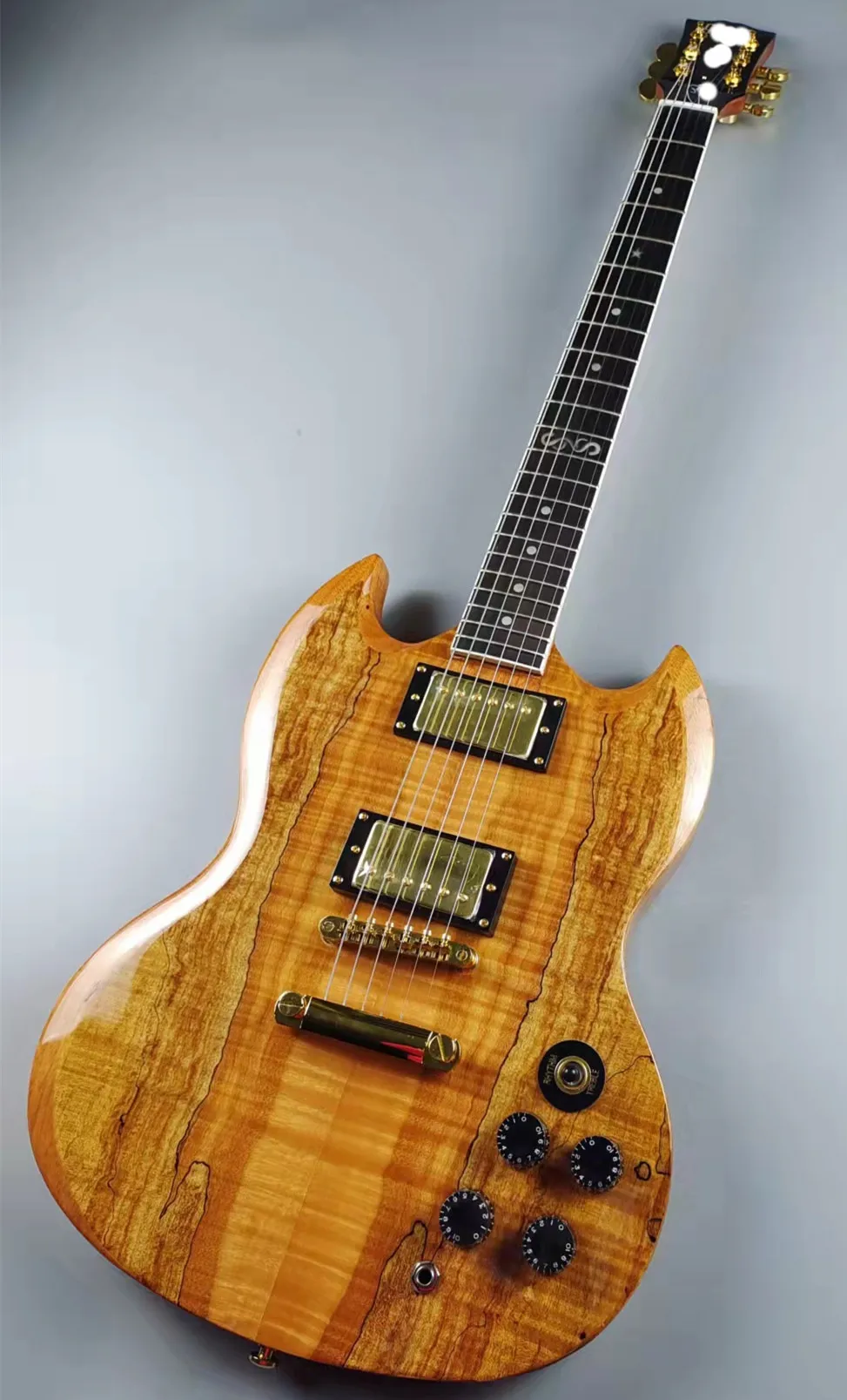 High-quality electric guitar, SG guitar, deadwood coat, rosewood fingerboard, environmental paint, in stock, free shipping
High-quality electric guitar, SG guitar, deadwood coat, rosewood fingerboard, environmental paint, in stock, free shipping