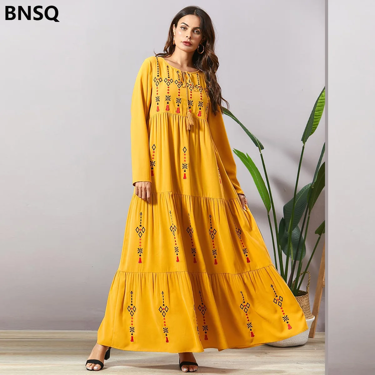 Plus Size Embroidery Plait Arab Muslim Robe Women Print Party Dress Bohemian Gown Dresses Maxi Dress Female Fashion Vestidos
Plus Size Embroidery Plait Arab Muslim Robe Women Print Party Dress Bohemian Gown Dresses Maxi Dress Female Fashion Vestidos