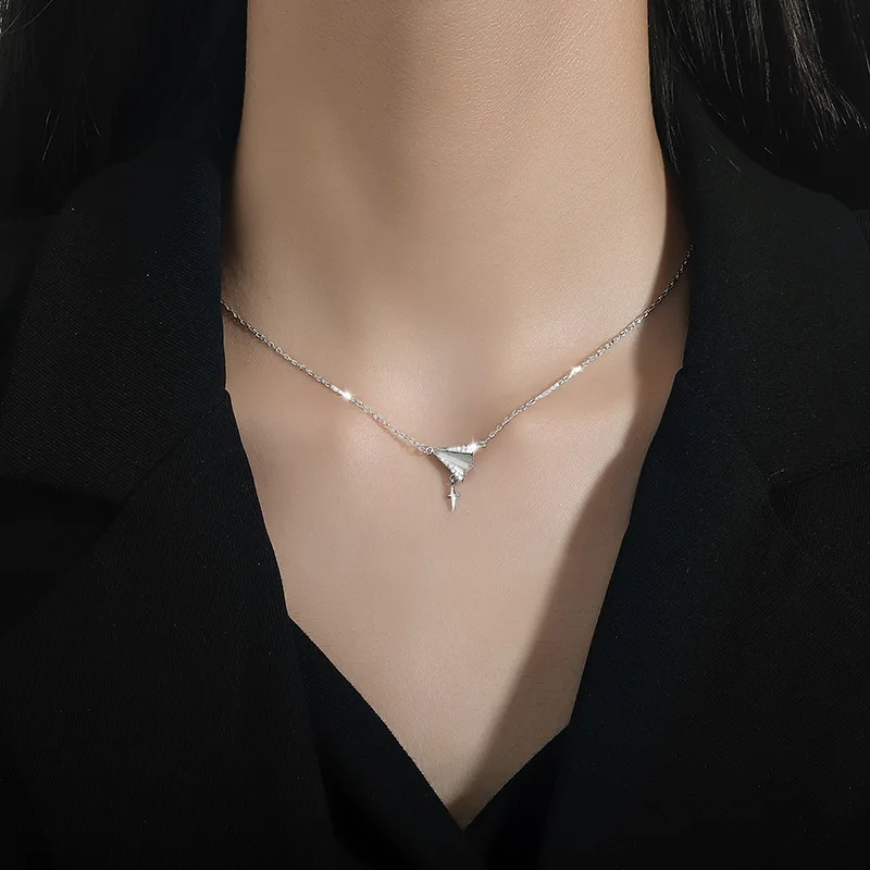 2021 New Flash Diamond Airplane Necklace Female Niche Design Net Red Jewelry Ins Clavicle Chain Simple Temperament Light Luxury
2021 New Flash Diamond Airplane Necklace Female Niche Design Net Red Jewelry Ins Clavicle Chain Simple Temperament Light Luxury