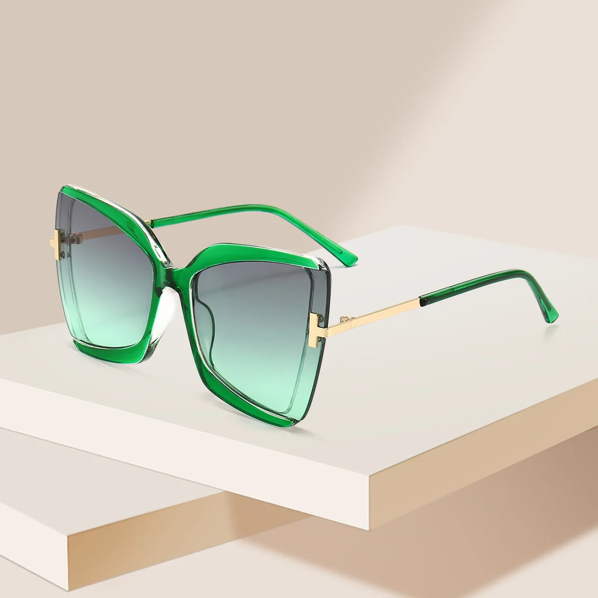 Big Frame Sunglasses For Lovers Couples Cool-Looking Sunglasses New Tide Sunshade Mirror Personality Euro-American 2021 Style
Big Frame Sunglasses For Lovers Couples Cool-Looking Sunglasses New Tide Sunshade Mirror Personality Euro-American 2021 Style