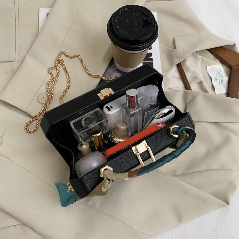 Women Pure Color Pu Leather Square Shoulder Bags Scarves Sewing Thread Decoration Messenger Bag Ladies Fashion Designer Handbags
Women Pure Color Pu Leather Square Shoulder Bags Scarves Sewing Thread Decoration Messenger Bag Ladies Fashion Designer Handbags