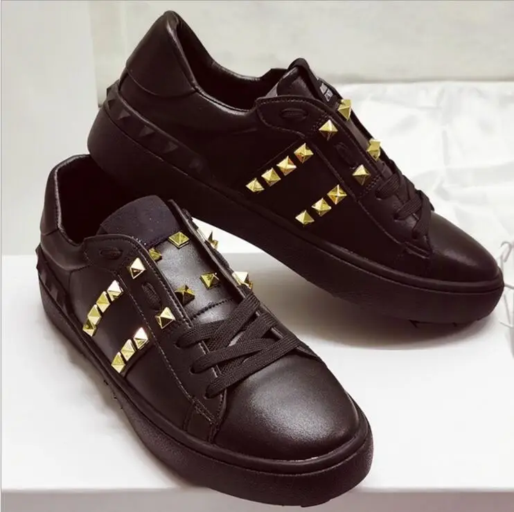 Enplei Genuine Leather Shoes Lovers Casual Shoes 2020 New Women Outdoor Flat Single Shoes Rivet Vulcanize Shoes Size 35-43 
Enplei Genuine Leather Shoes Lovers Casual Shoes 2020 New Women Outdoor Flat Single Shoes Rivet Vulcanize Shoes Size 35-43