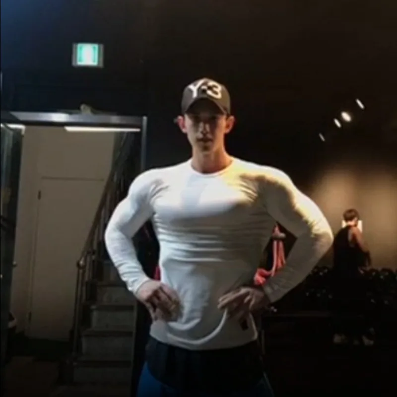 New European and American sports fitness training long-sleeved bottoming shirt, breathable, dehumidifying, quick-drying
New European and American sports fitness training long-sleeved bottoming shirt, breathable, dehumidifying, quick-drying