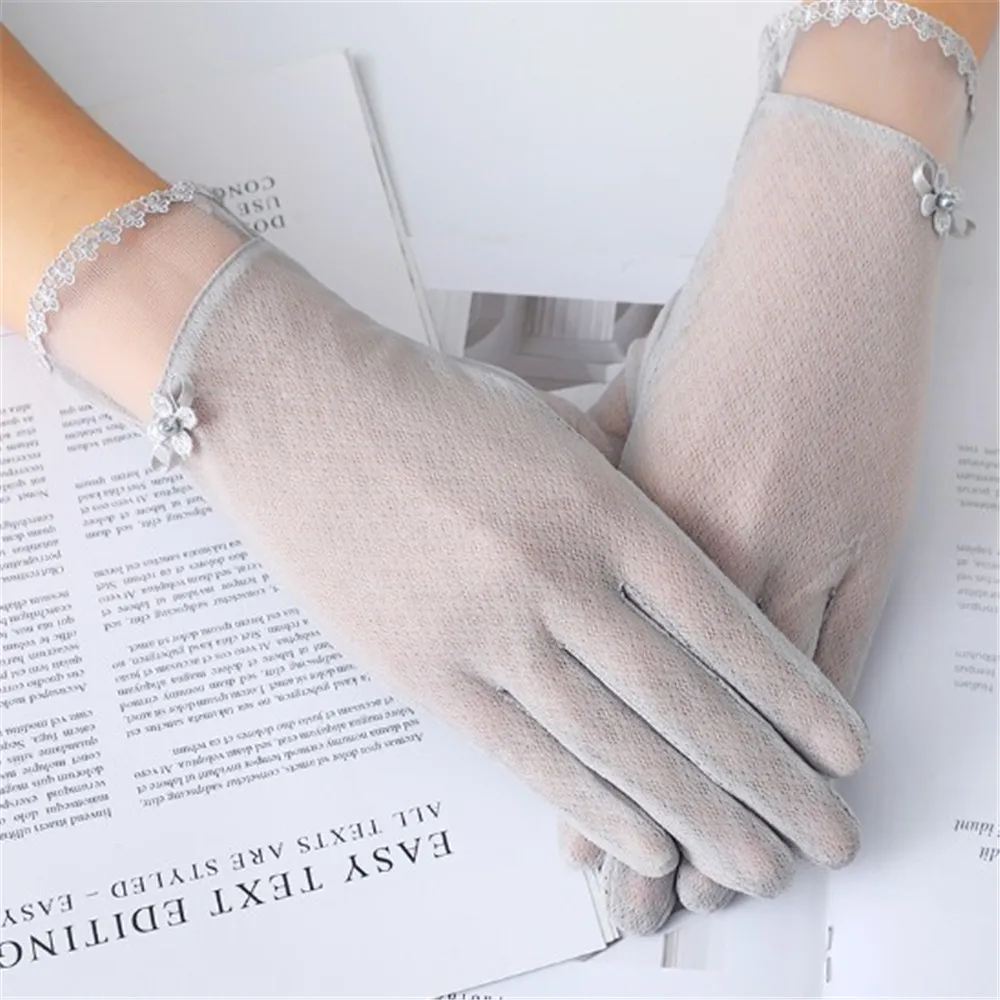 2021new1 Pair Summer Women Uv Sunscreen Short Female Gloves Fashion Ice Silk Lace Driving Thin Lady Gloves Soft Breathable
2021new1 Pair Summer Women Uv Sunscreen Short Female Gloves Fashion Ice Silk Lace Driving Thin Lady Gloves Soft Breathable