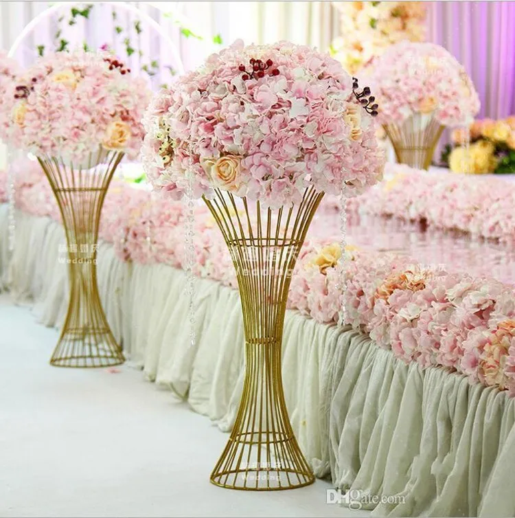 New Hollow gold Metal Flower Vase Wedding Centerpieces Road Cited Flower Rack Wedding Props Event Decoration Supplies
New Hollow gold Metal Flower Vase Wedding Centerpieces Road Cited Flower Rack Wedding Props Event Decoration Supplies