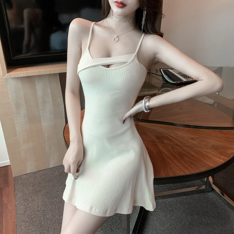 Women's Suspender 2020 New Summer Slim Fit Slimming Sexy Temperament Fitted Waist Backless Small Nightclub Dress
Women's Suspender 2020 New Summer Slim Fit Slimming Sexy Temperament Fitted Waist Backless Small Nightclub Dress