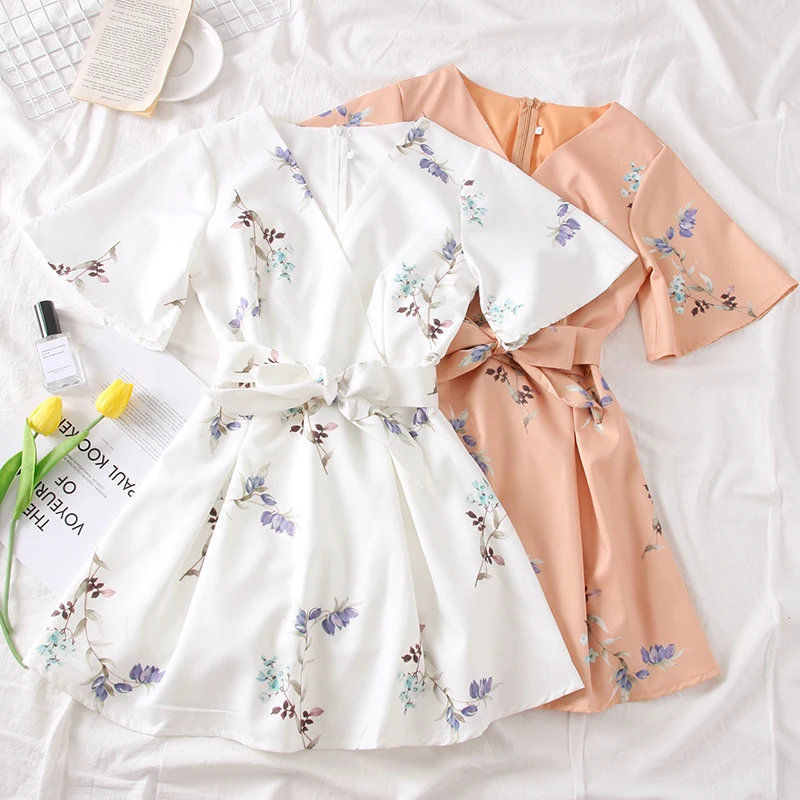 Summer 2021 Women Flower Print Dress Lady V-neck Flared Sleeves Plus Sashes High Waist Light Blue Beach Holiday Dresses Vestidos
Summer 2021 Women Flower Print Dress Lady V-neck Flared Sleeves Plus Sashes High Waist Light Blue Beach Holiday Dresses Vestidos