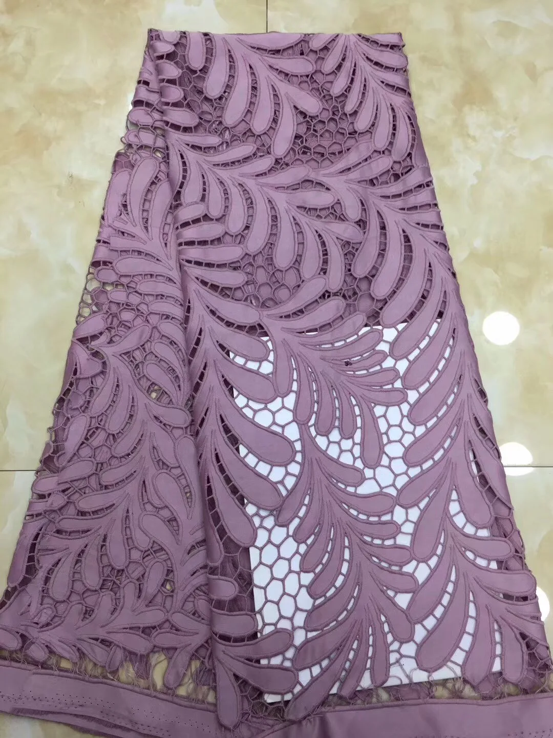 

Последние нигерийские кружева ткани высокого качества Африканские кружева ткань для свадебного платья французский Тюль Кружева с бисером ...