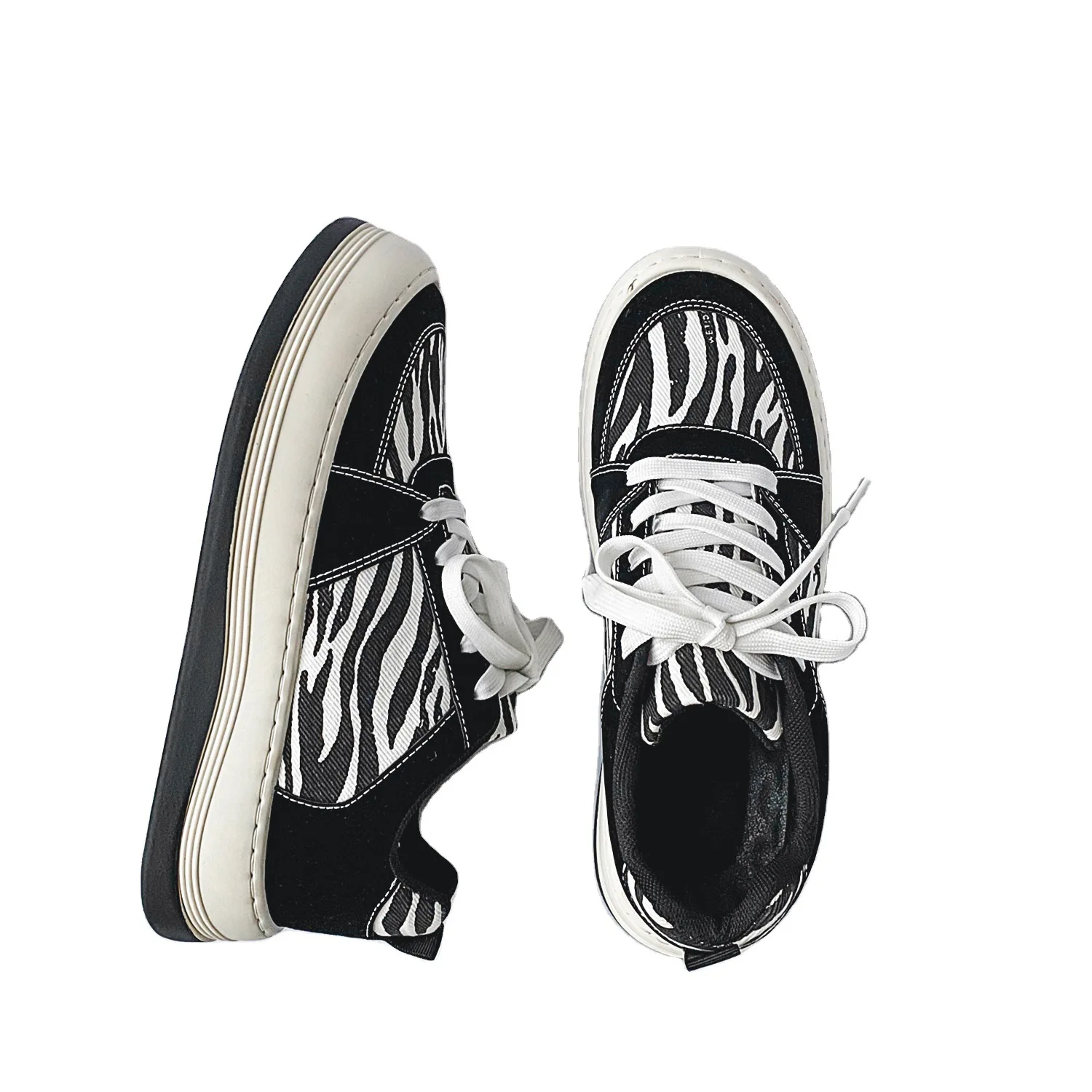 Autumn and winter 2020 new plush and thickened board shoes men's thick canvas shoes versatile men's shoes
Autumn and winter 2020 new plush and thickened board shoes men's thick canvas shoes versatile men's shoes