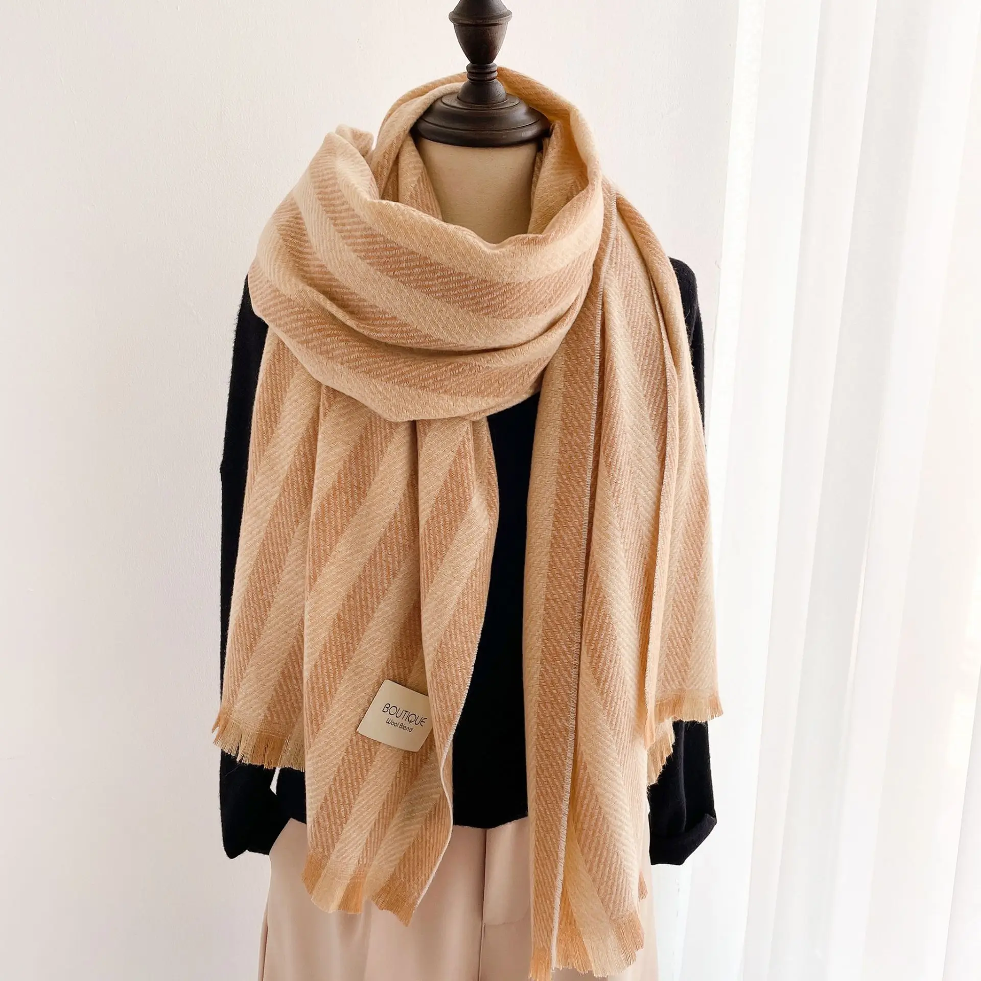 2022 New Women stripe Scarf Winter Pashmina Shawls Cashmere Thick Wraps Lady Warm Scarves Bufanda Blanket Female Foulard hijab
2022 New Women stripe Scarf Winter Pashmina Shawls Cashmere Thick Wraps Lady Warm Scarves Bufanda Blanket Female Foulard hijab