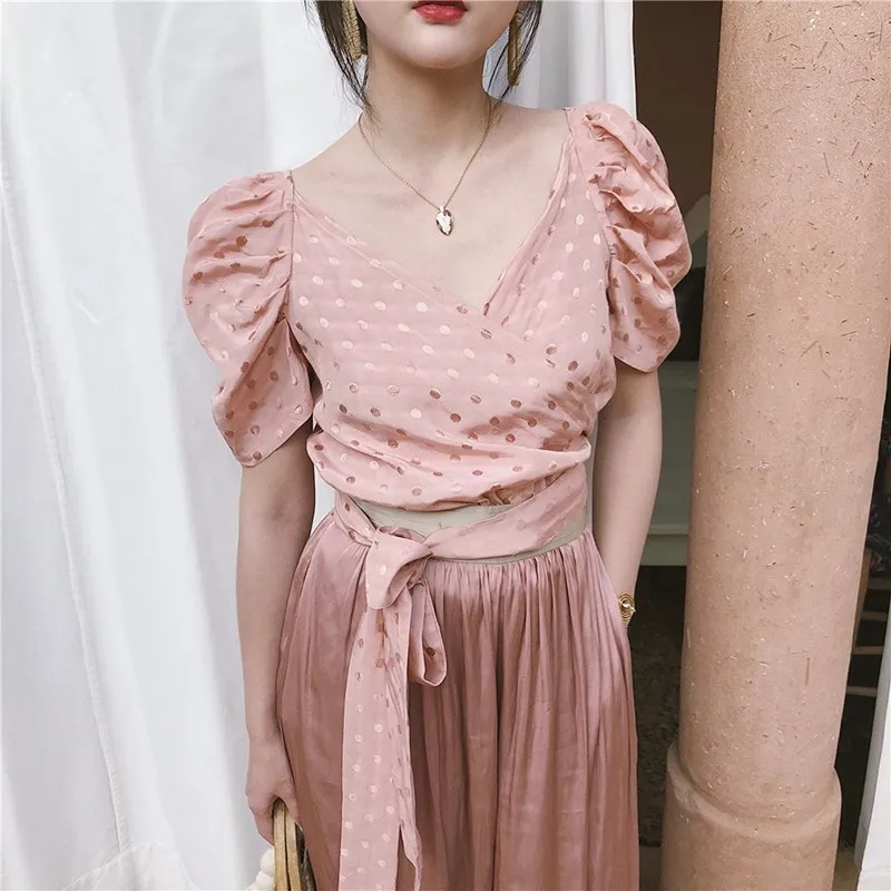 GALCAUR Casual Polka Dot Women's Blouses V Neck Bow Lace Up Puff Short Sleeve Crop Shirts Female Summer Fashion 2020 Korean New
GALCAUR Casual Polka Dot Women's Blouses V Neck Bow Lace Up Puff Short Sleeve Crop Shirts Female Summer Fashion 2020 Korean New