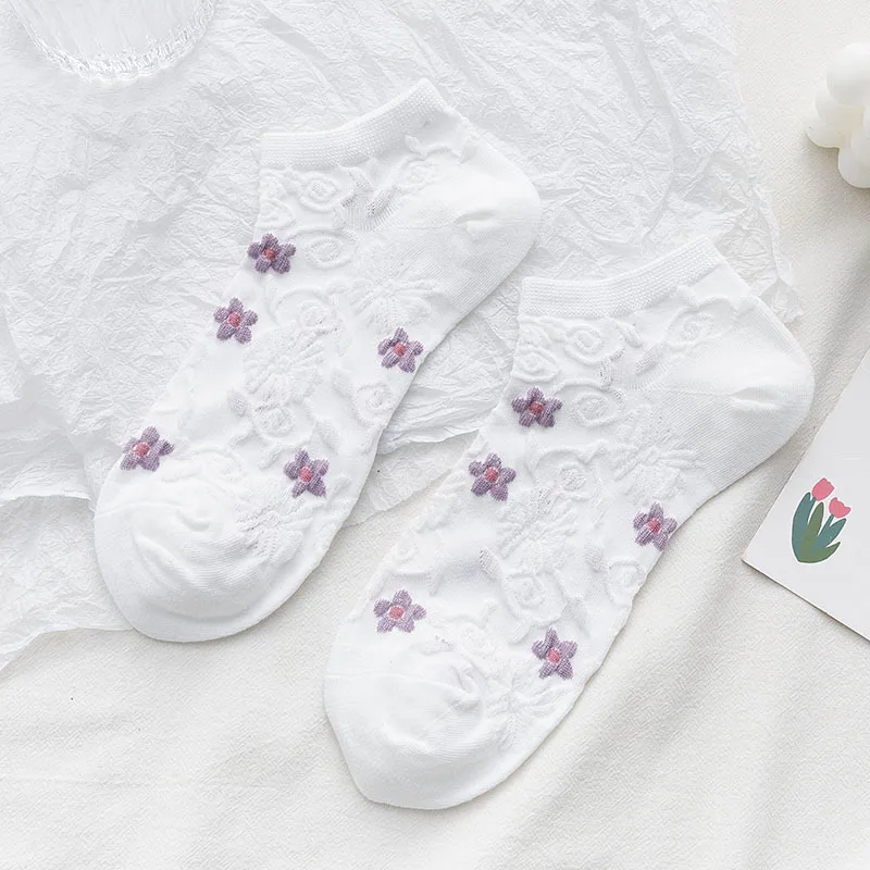 women cute Flowers socks fashion 1 pairs korean style ankle socks woman's and ladies fun embroidered cotton short socks 
women cute Flowers socks fashion 1 pairs korean style ankle socks woman's and ladies fun embroidered cotton short socks