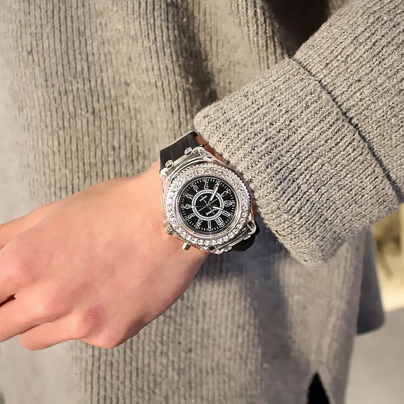 Uhr Led licht Perslichkeit trends studenten liebhaber gelees frau mer uhren licht Armbanduhr
Uhr Led licht Perslichkeit trends studenten liebhaber gelees frau mer uhren licht Armbanduhr