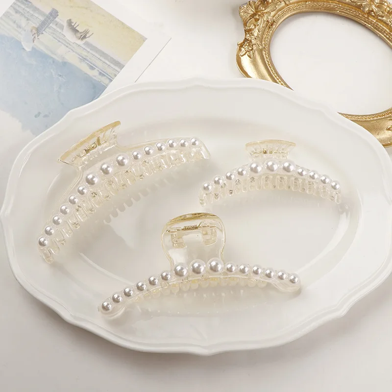 Korean fine shell pearl clip Girls elegant rhinestone flower hair clip at the back of the head hair clip hair accessories 
Korean fine shell pearl clip Girls elegant rhinestone flower hair clip at the back of the head hair clip hair accessories