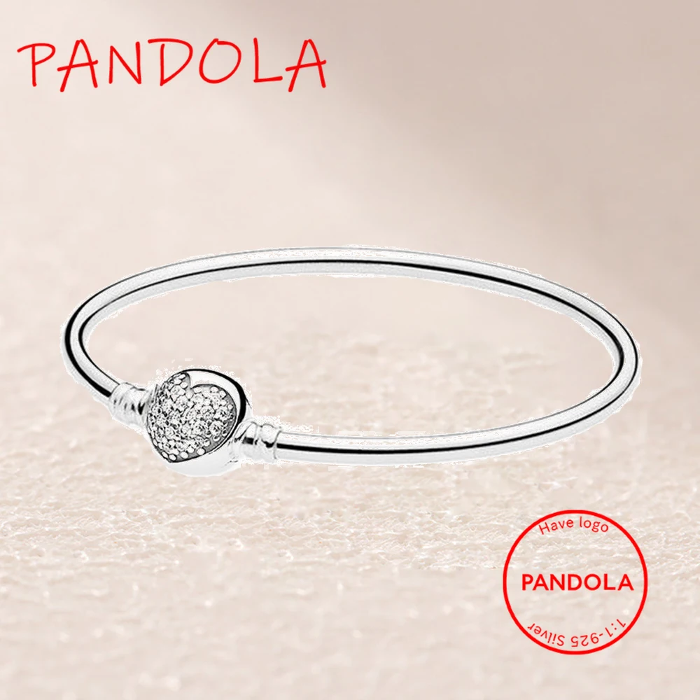 590743CZ MOMENTS SILVER Bangle WITH SPARKLING HEART CLASP