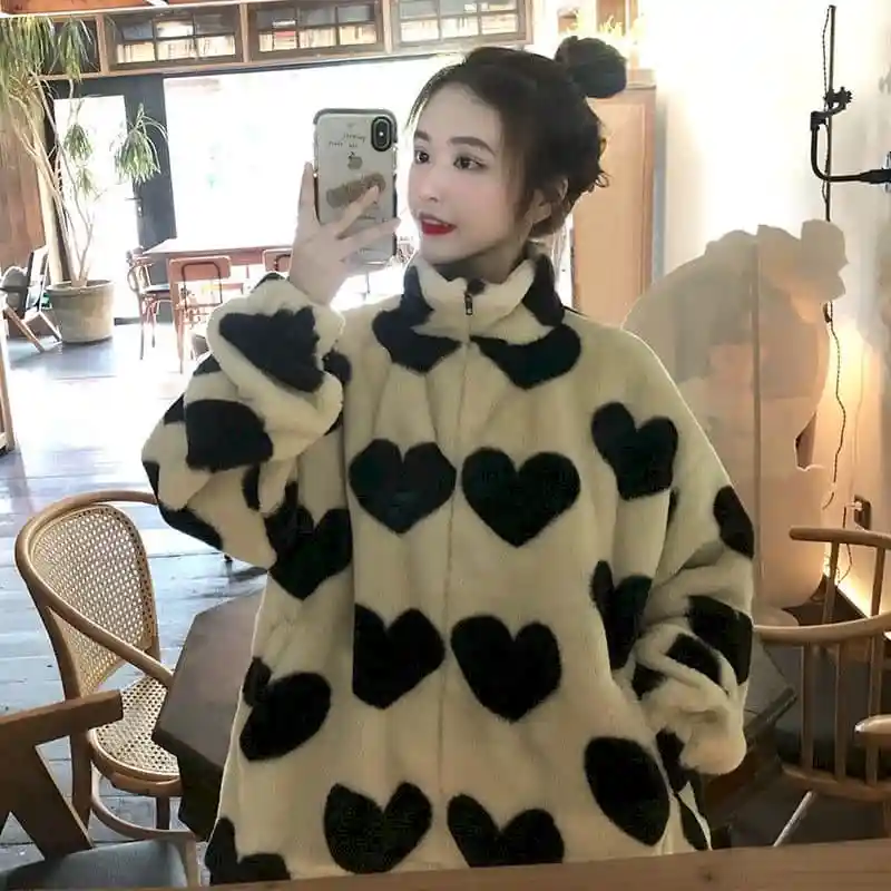 2021 Lamb Wool Coat Winter Clothes Women Jacket Love Lamb Wool Cotton Coat Autumn and Winter Trend Loose Short Parkas
2021 Lamb Wool Coat Winter Clothes Women Jacket Love Lamb Wool Cotton Coat Autumn and Winter Trend Loose Short Parkas