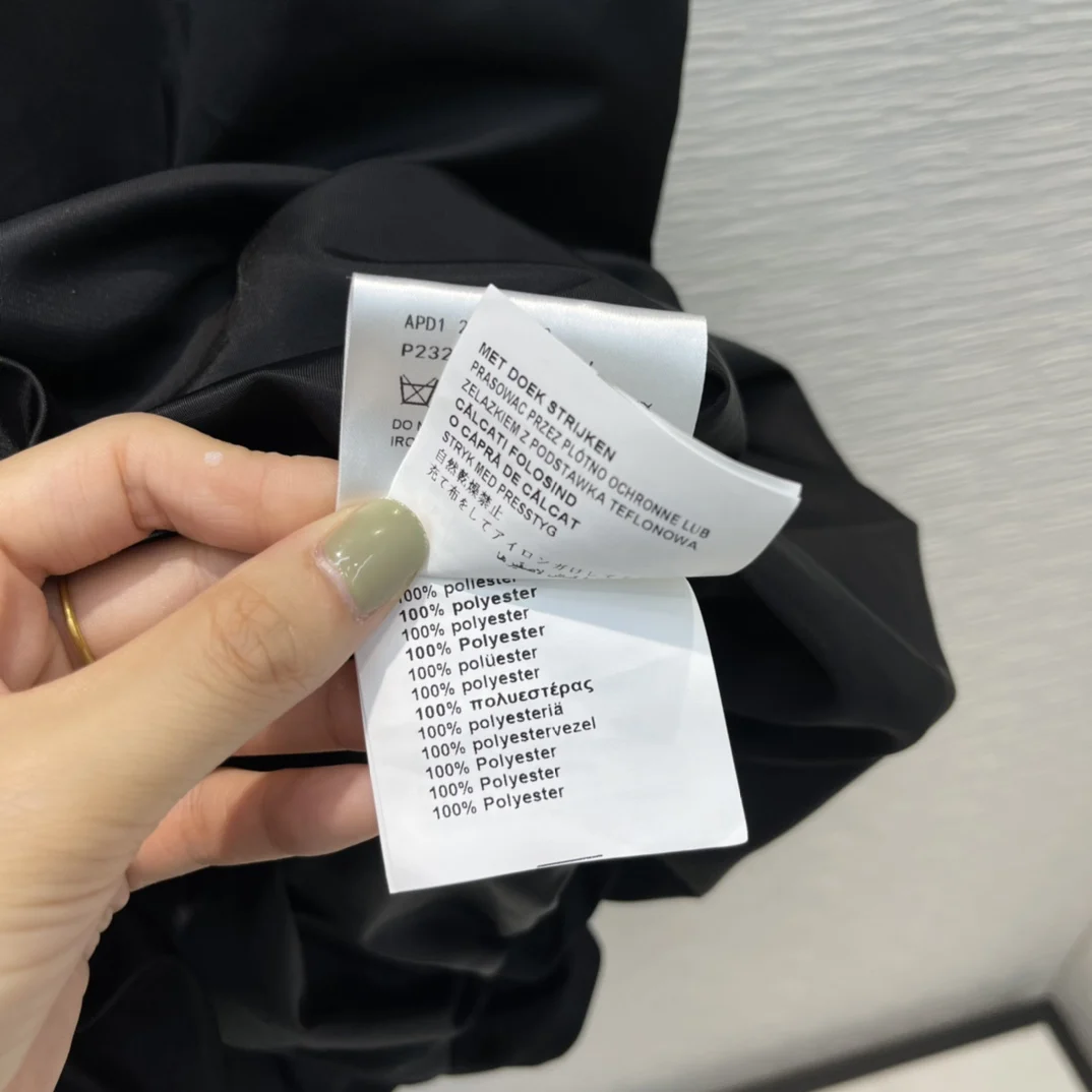 High-end Brand Two Piece Dress for Women Summer 2021 New Puff Sleeve Mini White Shirt with High Waist Black Suspender Skirt Lady
High-end Brand Two Piece Dress for Women Summer 2021 New Puff Sleeve Mini White Shirt with High Waist Black Suspender Skirt Lady