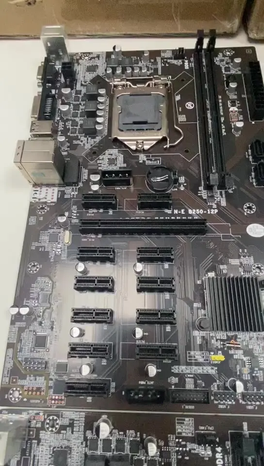 Материнская плата B250 PCI_E и USB 12 с интерфейсом, производство Китай, поддержка карт 12 gpu
Материнская плата B250 PCI_E и USB 12 с интерфейсом, производство Китай, поддержка карт 12 gpu