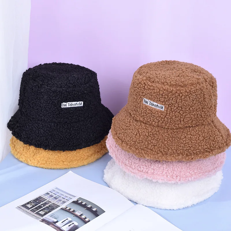 2021 New Fashion Bucket Hats Lamb Faux Fur Wool Women Solid Color Thicken Foldable Winter Outdoors Warm Flat Top Fisherman Caps
2021 New Fashion Bucket Hats Lamb Faux Fur Wool Women Solid Color Thicken Foldable Winter Outdoors Warm Flat Top Fisherman Caps