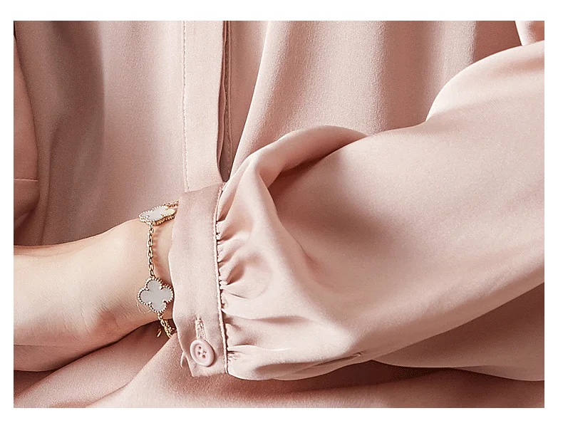 Luxury heavy silk double jolly collar silk shirt women's flower embroidery retro button buckle silk shirt
Luxury heavy silk double jolly collar silk shirt women's flower embroidery retro button buckle silk shirt