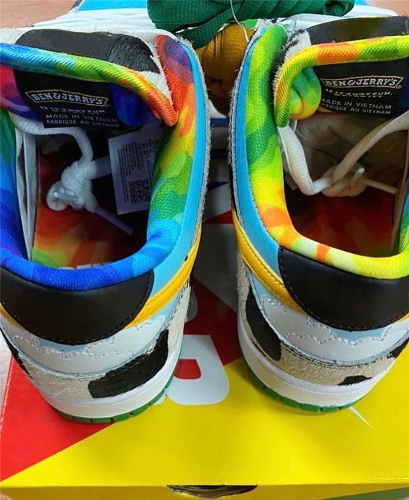 2021 New Authentic Ben Jerrys x SB Dunks Low Chunky Dunky White Lagoon Pulse Black Universit Running Shoes CU3244-100 
2021 New Authentic Ben Jerrys x SB Dunks Low Chunky Dunky White Lagoon Pulse Black Universit Running Shoes CU3244-100