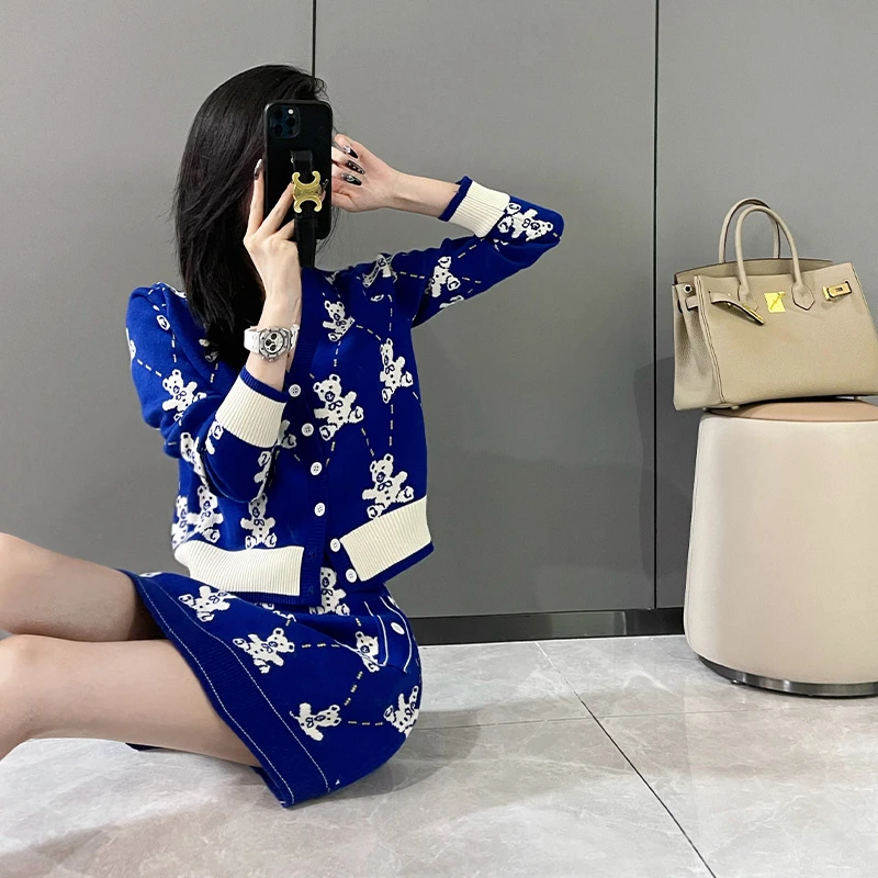 fragrance temperament goddess style suit skirt 2021 new net red fashion knitted cardigan short skirt two-piece set
fragrance temperament goddess style suit skirt 2021 new net red fashion knitted cardigan short skirt two-piece set