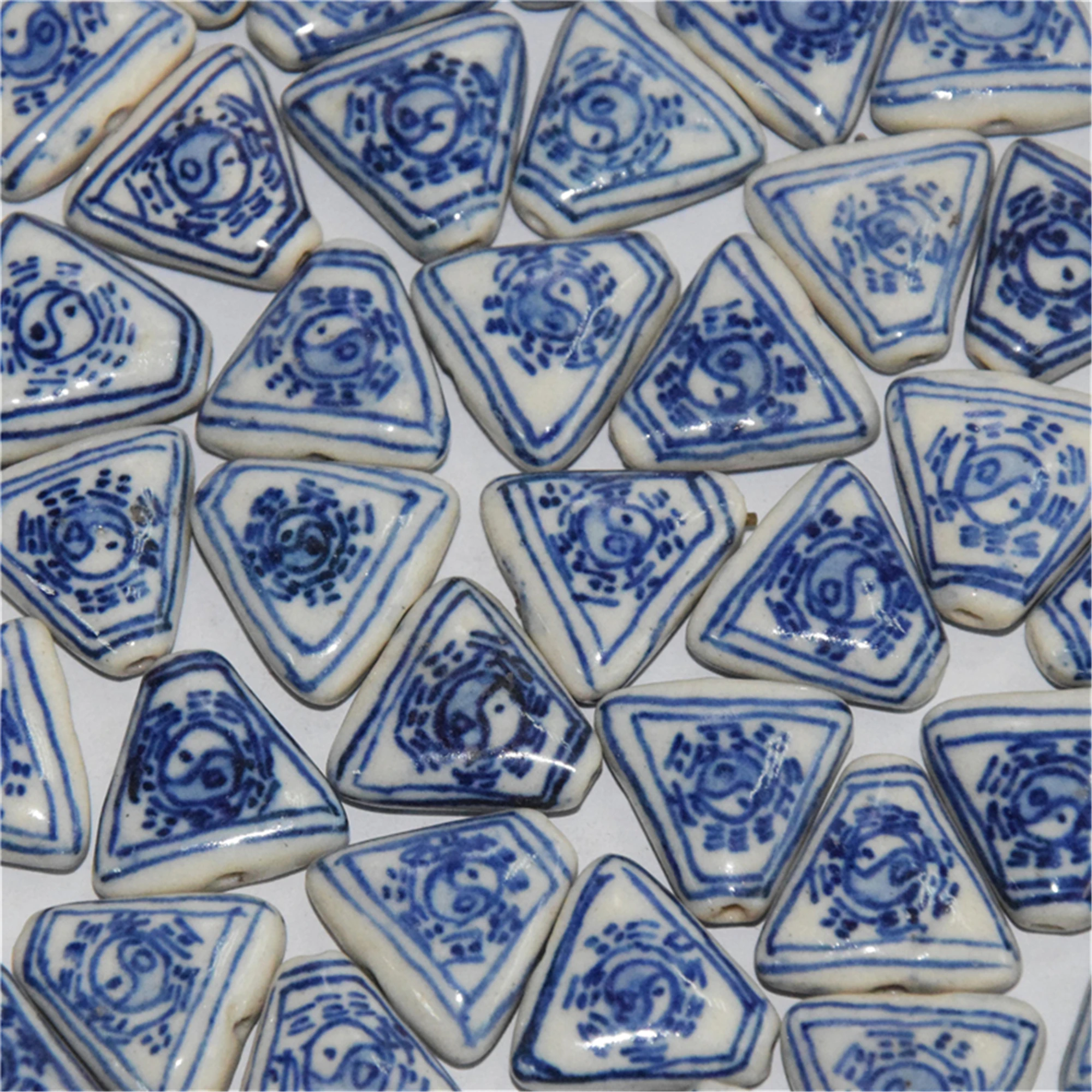 Hand drawn blue and white ceramic pieces, ceramic ornaments, Chinese Tai Chi and Bagua patterns, porcelain bracelets necklace
Hand drawn blue and white ceramic pieces, ceramic ornaments, Chinese Tai Chi and Bagua patterns, porcelain bracelets necklace