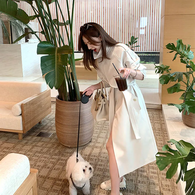 New Fashion Fall /Autumn High Fashion Double Breasted Long Trench Coat With Belt Chic Hepburn Style Design Female Windbreaker
New Fashion Fall /Autumn High Fashion Double Breasted Long Trench Coat With Belt Chic Hepburn Style Design Female Windbreaker