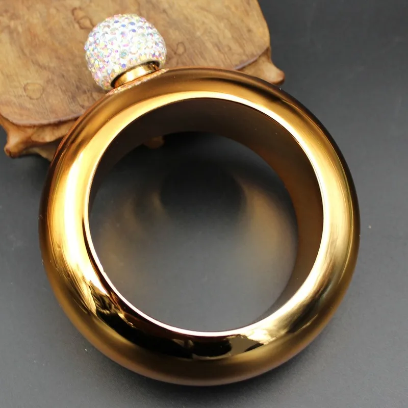 Diamond Cover Portable 3.5 Oz Round Hip Flask Russian Creative Bracelet Hip Flask 304 Stainless Steel Bracelet Hip Flask
Diamond Cover Portable 3.5 Oz Round Hip Flask Russian Creative Bracelet Hip Flask 304 Stainless Steel Bracelet Hip Flask