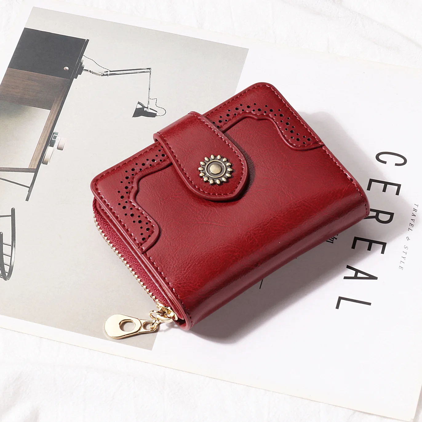 Women Wallet Fashion Designer flower real leather zipper pocket Purse business credit ID card holders short High quality wallets
Women Wallet Fashion Designer flower real leather zipper pocket Purse business credit ID card holders short High quality wallets