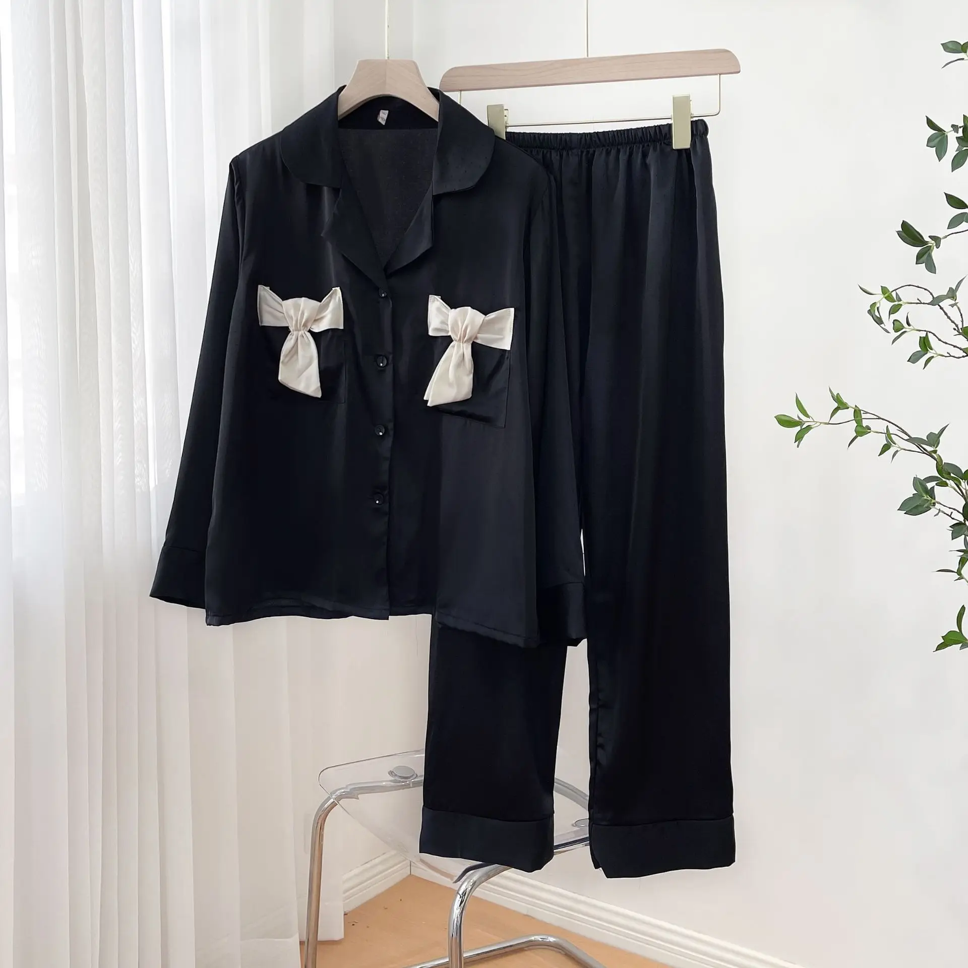 Faux Silk Pajamas Lady Sleep Set Spring Sleepwear Long Sleeve Intimate Lingerie Lapel Lounge Pyjamas Bow Wear Home Clothe
Faux Silk Pajamas Lady Sleep Set Spring Sleepwear Long Sleeve Intimate Lingerie Lapel Lounge Pyjamas Bow Wear Home Clothe