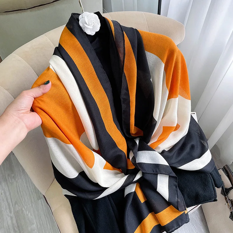 New fashion Style carriage Print Silk Scarf Female Summer Sunscreen Shawl Spring and Autumn Famous Wind Scarf Beach Scarf
New fashion Style carriage Print Silk Scarf Female Summer Sunscreen Shawl Spring and Autumn Famous Wind Scarf Beach Scarf