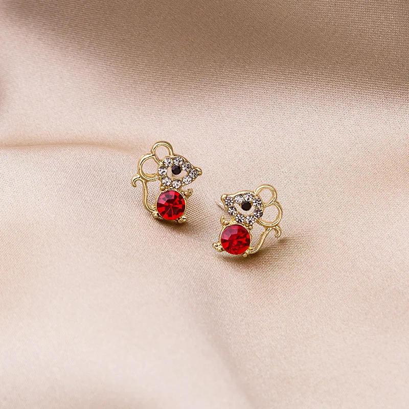 925 Silver Needle Cartoon Diamond Red Mouse Stud Earrings Mini Animal Earrings
925 Silver Needle Cartoon Diamond Red Mouse Stud Earrings Mini Animal Earrings