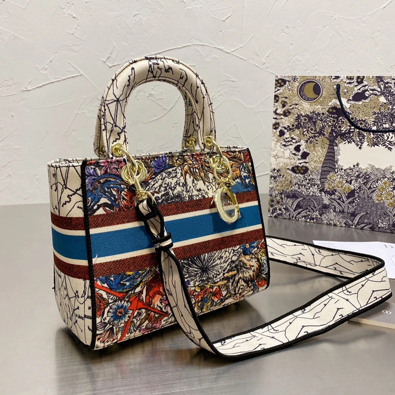 Women Luxury Bag Casual Tote Female Embroidery Fashion Shoulder Handbag Lady All-match Shopping Designer Handbags High Quality
Women Luxury Bag Casual Tote Female Embroidery Fashion Shoulder Handbag Lady All-match Shopping Designer Handbags High Quality
