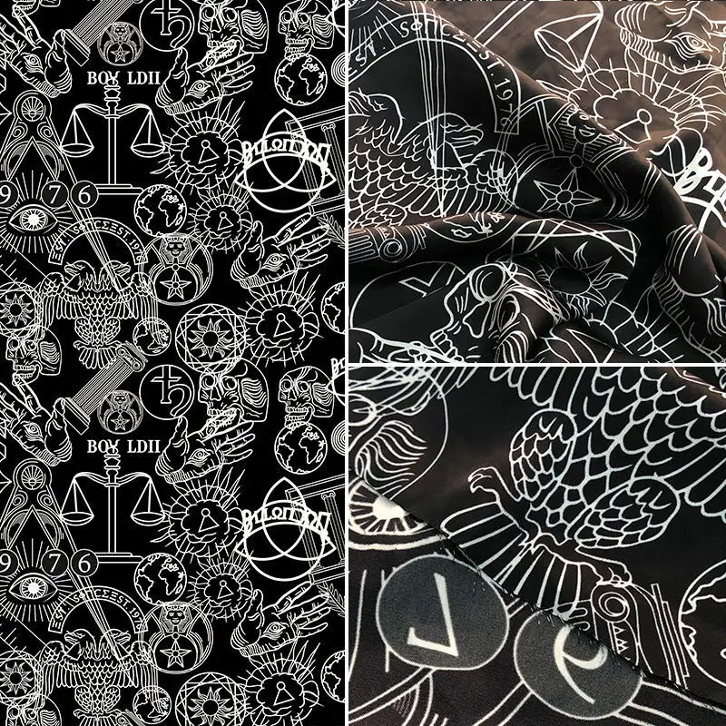 Spring/Summer 2021 Europe/U.S. black bottom balance direct spray through bottom non-stretch satin printed spot sewing fabric
Spring/Summer 2021 Europe/U.S. black bottom balance direct spray through bottom non-stretch satin printed spot sewing fabric