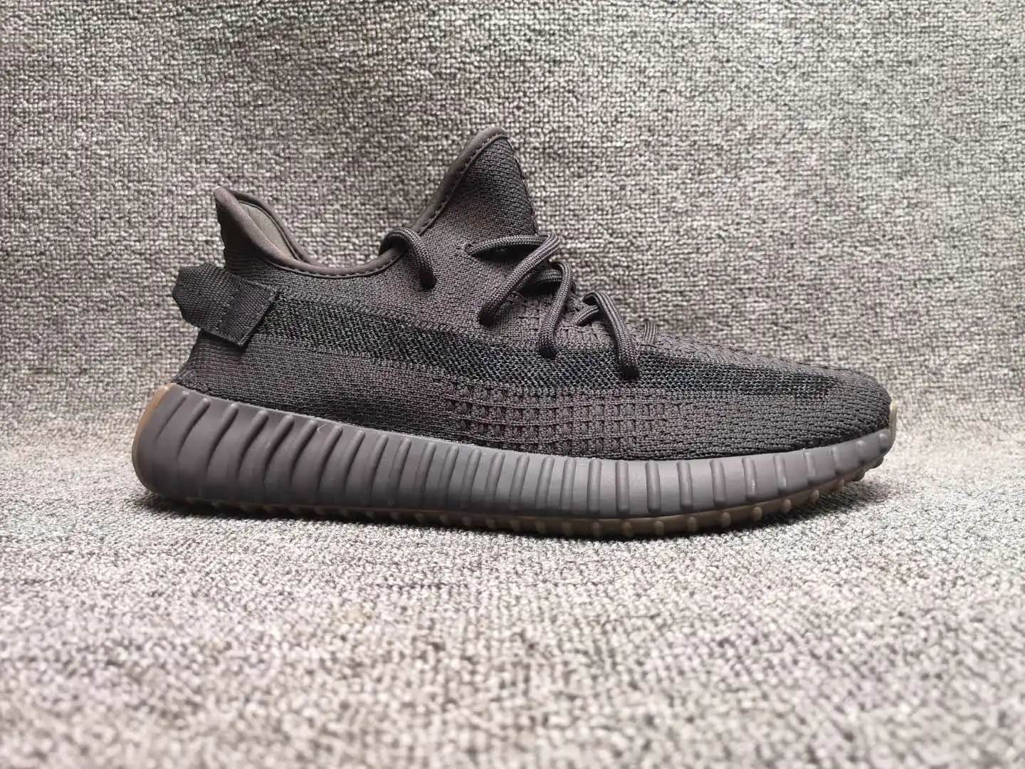 Top High Quality zapatillas Shoes 350 V2 Coconut Running Shoes Female Static Black Trfrm Clay Cinder Trfrm Tail Light Boots
Top High Quality zapatillas Shoes 350 V2 Coconut Running Shoes Female Static Black Trfrm Clay Cinder Trfrm Tail Light Boots