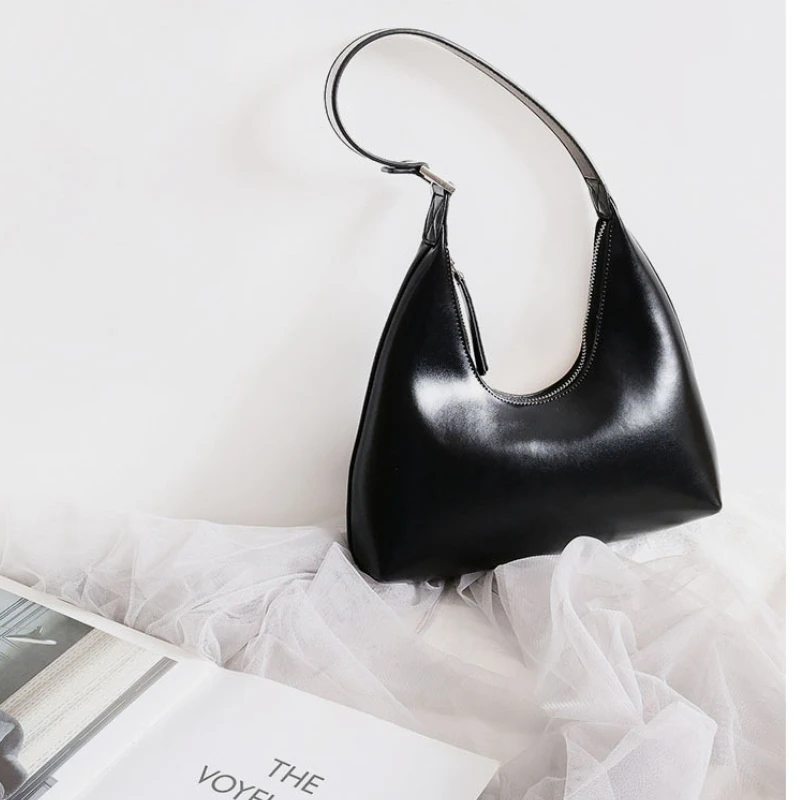 Designer Handbags High Quality Half Moon Underarm Bag 2020 New Glossy Leather One-shoulder Baguette Bag Lipstick Bag
Designer Handbags High Quality Half Moon Underarm Bag 2020 New Glossy Leather One-shoulder Baguette Bag Lipstick Bag