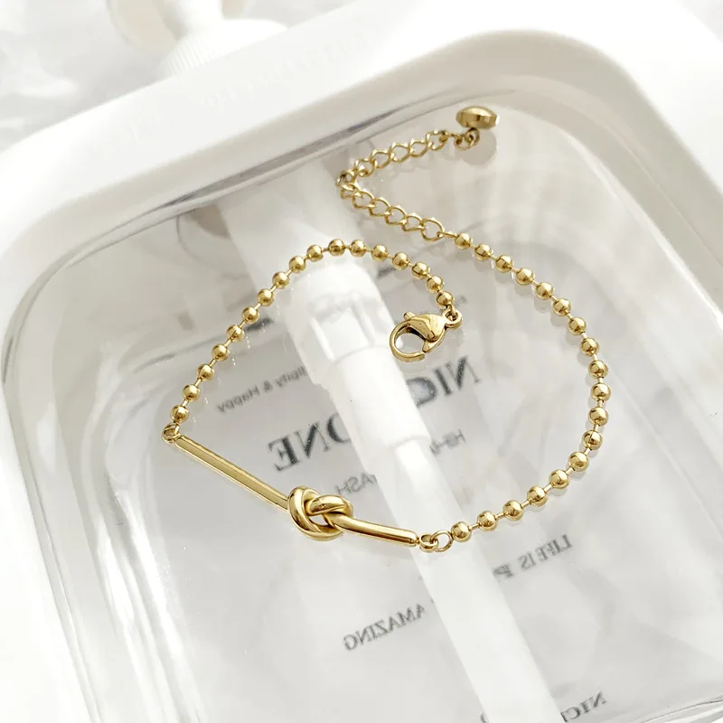 New Arrivals 18 K Gold Knot Bracelet Female 316 L Titanium Steel Chain Pendant Niche Light Luxury Design Does Not Fade
New Arrivals 18 K Gold Knot Bracelet Female 316 L Titanium Steel Chain Pendant Niche Light Luxury Design Does Not Fade