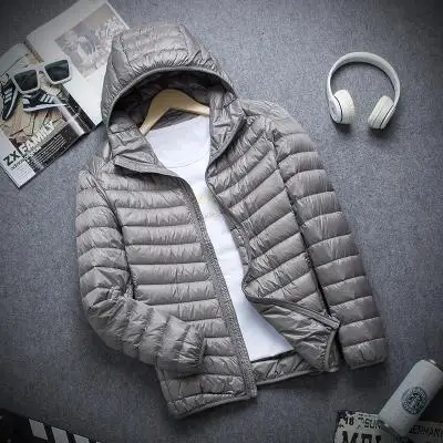 

Новинка, брендовая осенне-зимняя легкая куртка, Мужская модная короткая ультратонкая Молодежная приталенная куртка с капюшоном, пуховики