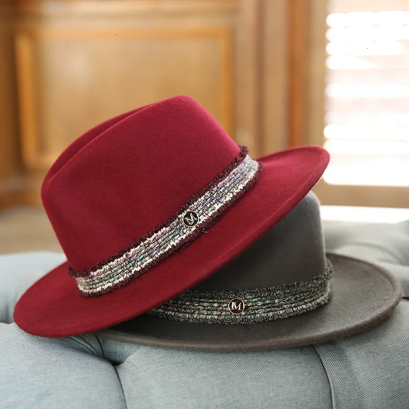 European American Round Caps Winter 100% Wool Women Men Ladies Fedoras Top Jazz Hat Bowler Hats Panama Gambler Hat Carnival Cap
European American Round Caps Winter 100% Wool Women Men Ladies Fedoras Top Jazz Hat Bowler Hats Panama Gambler Hat Carnival Cap