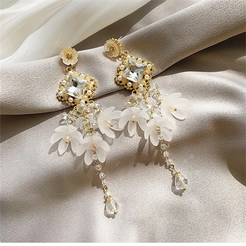 Temperament Of Style Restoring Ancient Ways Joker Exaggerated Flower Long Tassel Earrings Female Crystal Jewelry. Birthday Party
Temperament Of Style Restoring Ancient Ways Joker Exaggerated Flower Long Tassel Earrings Female Crystal Jewelry. Birthday Party